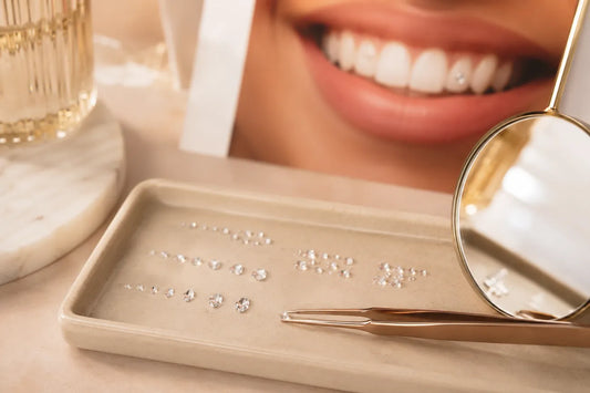 Bandeja premium de gemas dentales y herramientas para evitar errores comunes al poner tooth gems